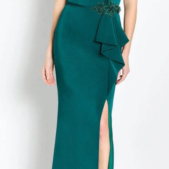 Stunning beautiful dress! - Picture 5 of 6